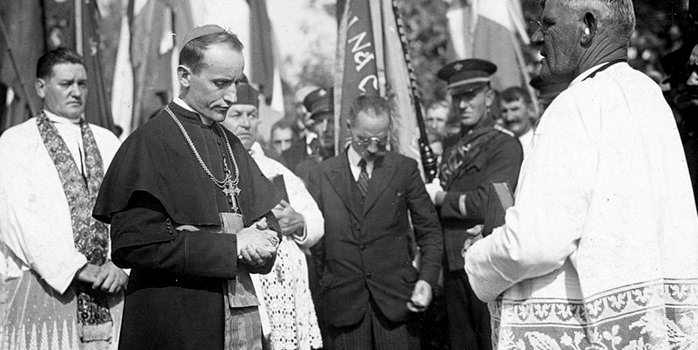 Dolazak nadbiskupa Alojzija Stepinca na posvetu crkve u Kaniškoj Ivi 1